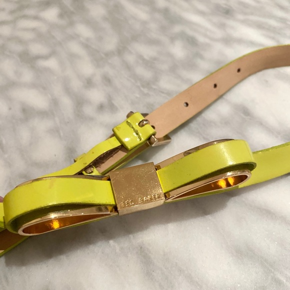 Ted Baker | Neon Patent Leather Bow Belt - sz 0/1 - Picture 2 of 6
